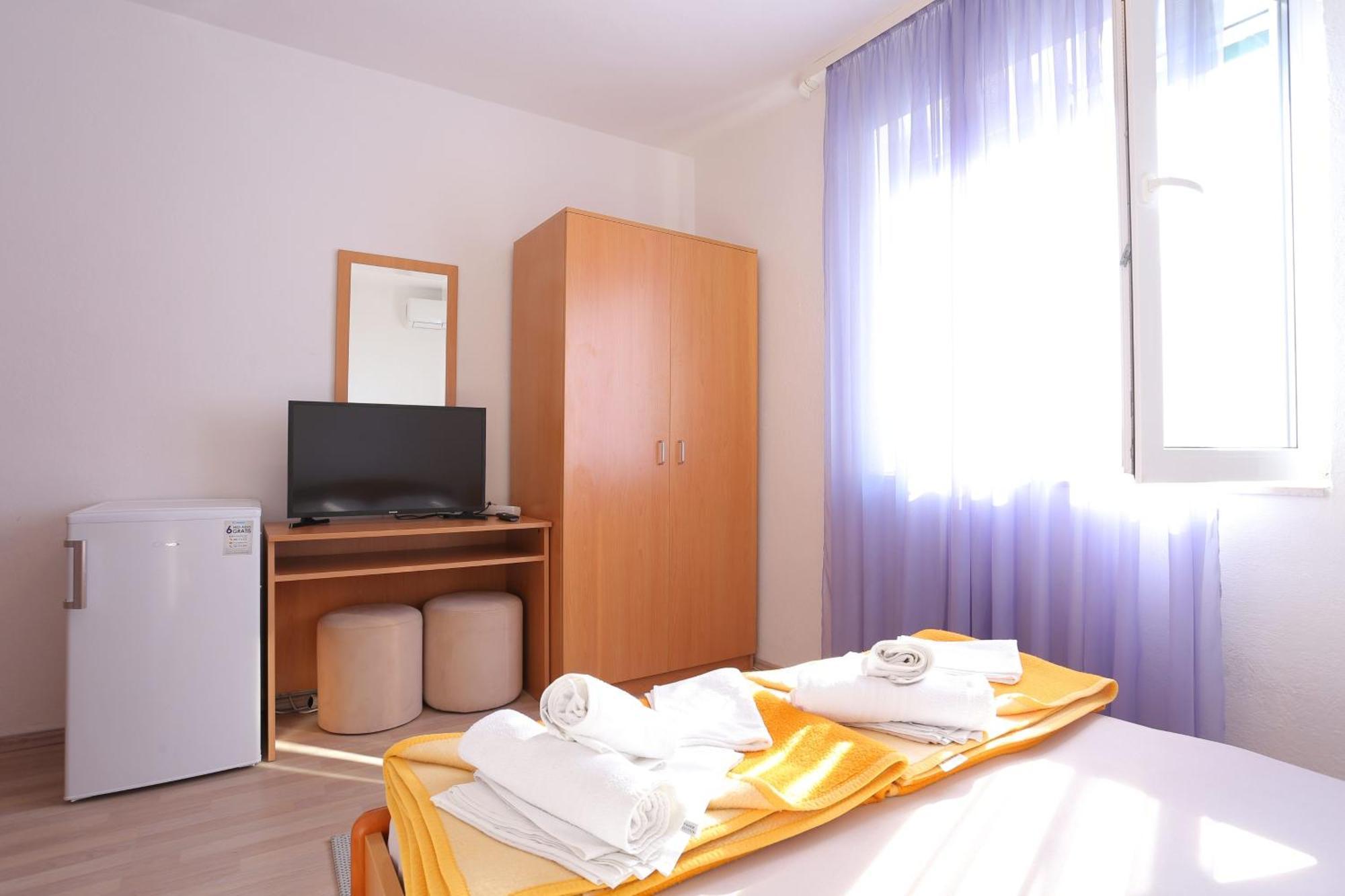 Apartments And Rooms With Parking Space Tucepi, Makarska - 5263 Phòng bức ảnh